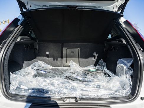 New 2026 Volvo XC40 B5 Plus w/ Protection Package Premier image 9