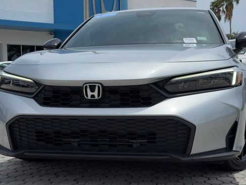 Used 2025 Honda Civic Sport image 2