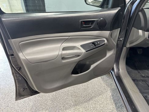 Used 2015 Toyota Tacoma 2WD Access Cab w/ Convenience Package image 9