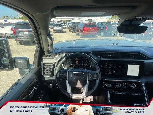 Used 2024 GMC Sierra 2500 Denali w/ Denali Reserve Package image 13