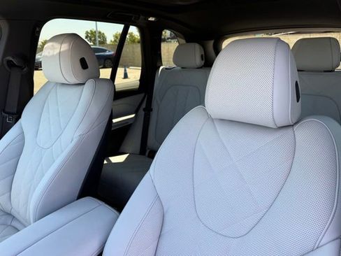 Used 2026 BMW X5 sDrive40i w/ M Sport Package RWD image 22