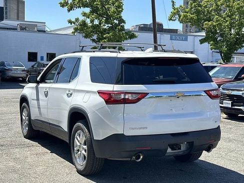 Used 2019 Chevrolet Traverse LT FWD image 4