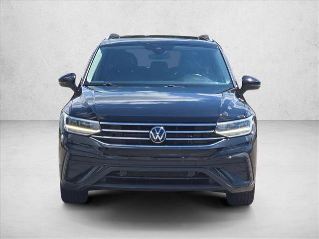 Used 2024 Volkswagen Tiguan SE FWD image 2