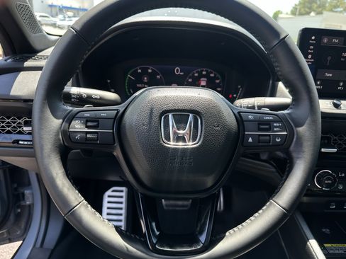 Used 2025 Honda Accord Sport image 6