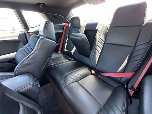Used 2016 Dodge Challenger SRT RWD image 30