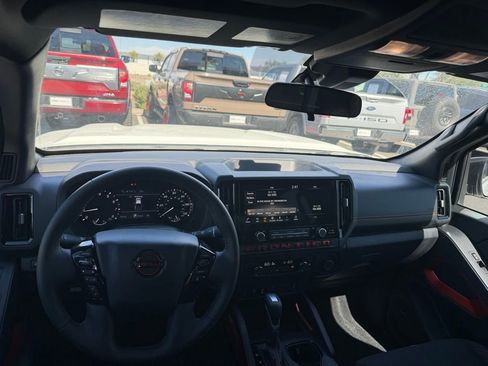 Used 2025 Nissan Frontier Pro-X w/ Pro Convenience Package image 9