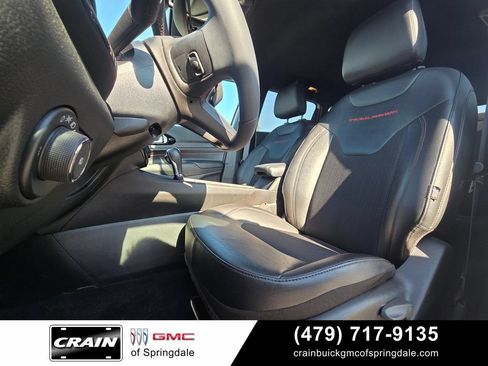 Used 2025 Jeep Compass Trailhawk AWD/4WD image 24