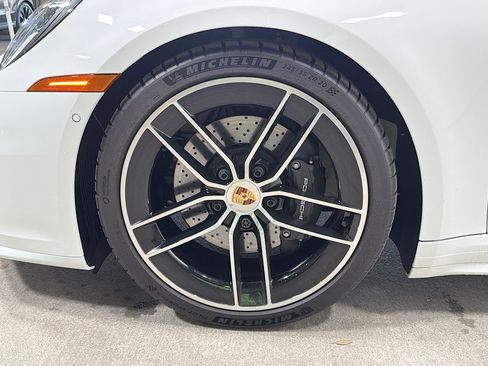 Certified 2026 Porsche 911 Carrera RWD image 39