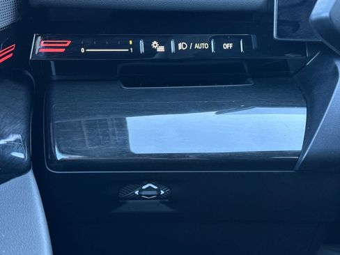 Used 2025 BMW 530i w/ M Sport Package image 29