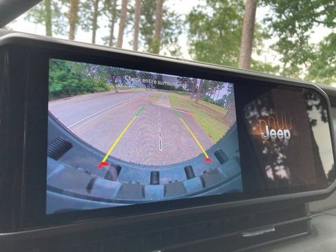 Used 2024 Jeep Wrangler Sport S image 35