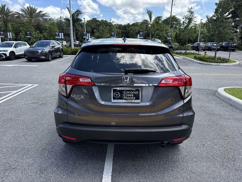 Used 2019 Honda HR-V EX image 2
