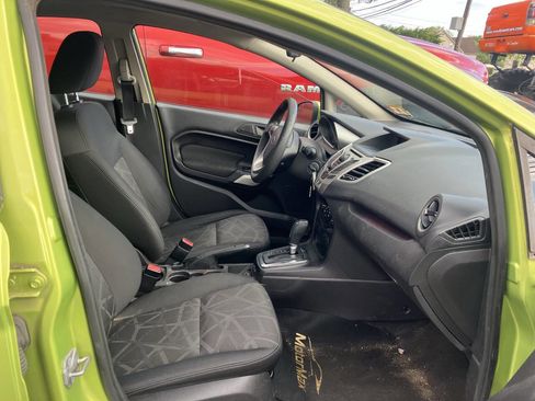 Used 2011 Ford Fiesta SE w/ 203A Rapid Spec Order Code FWD image 3