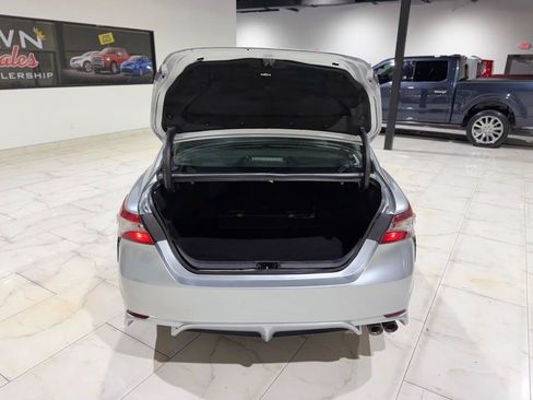 Used 2021 Toyota Camry SE FWD image 13
