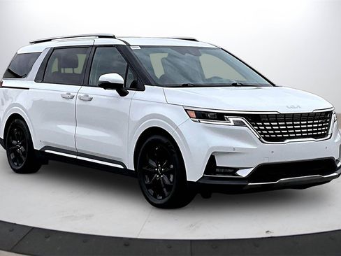 Used 2024 Kia Carnival SX image 2