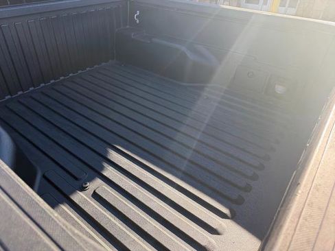 Used 2017 Toyota Tacoma TRD Off-Road w/ Tow Package (A/T) image 4