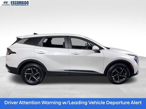 Used 2023 Kia Sportage LX AWD/4WD image 7