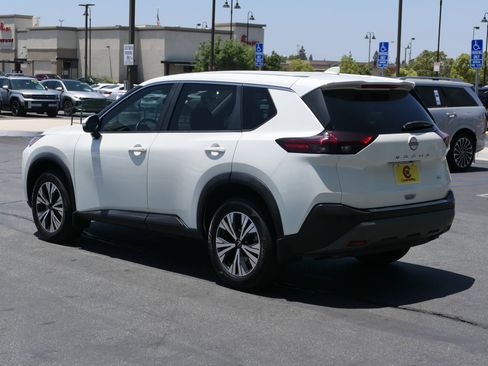 Used 2023 Nissan Rogue SV FWD image 6