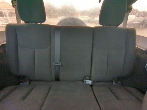 Used 2018 Jeep Wrangler Unlimited Sport S image 19