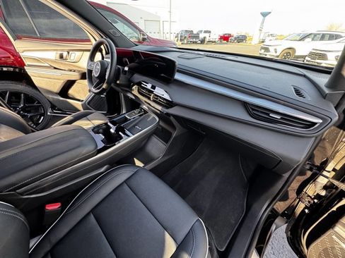 Used 2025 Buick Enclave Preferred image 13