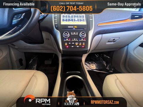 Used 2017 Lincoln MKC Select w/ Select Plus Package FWD image 17