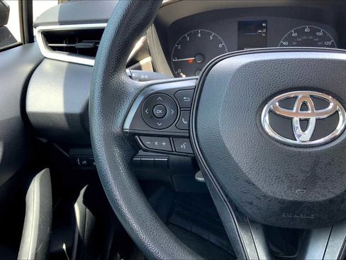Used 2023 Toyota Corolla LE image 22