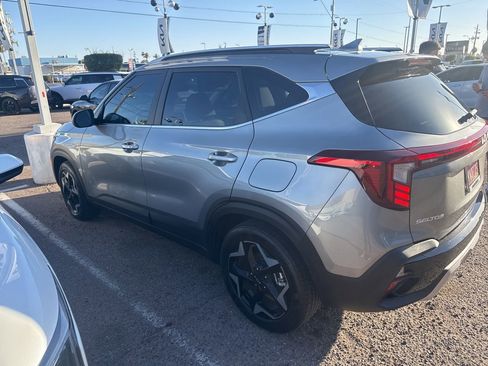 Used 2025 Kia Seltos EX FWD image 4