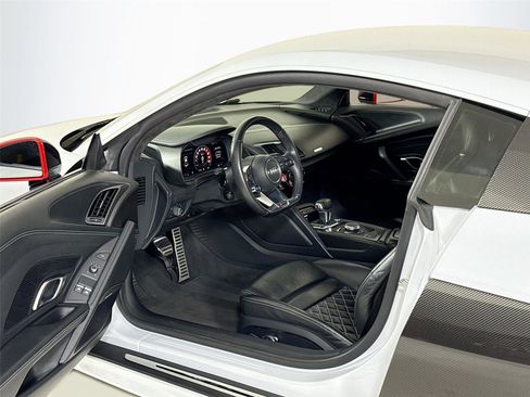 Used 2017 Audi R8 V10 w/ Carbon Exterior Package image 12