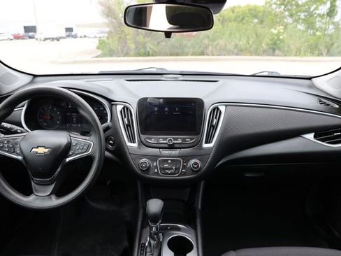 Used 2023 Chevrolet Malibu LS FWD image 11