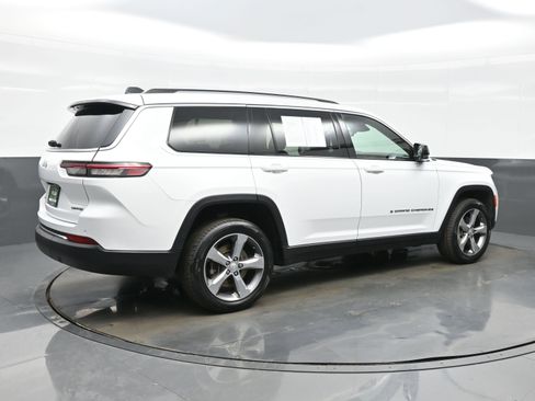 Used 2022 Jeep Grand Cherokee L Limited image 6