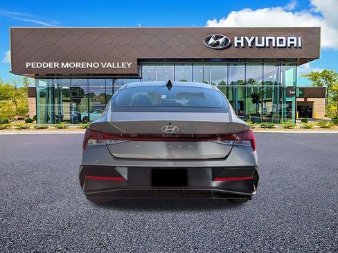 Certified 2024 Hyundai Elantra SEL w/ Convenience Package image 5