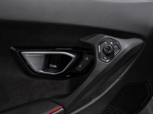 Used 2020 Lamborghini Huracan EVO AWD/4WD image 38