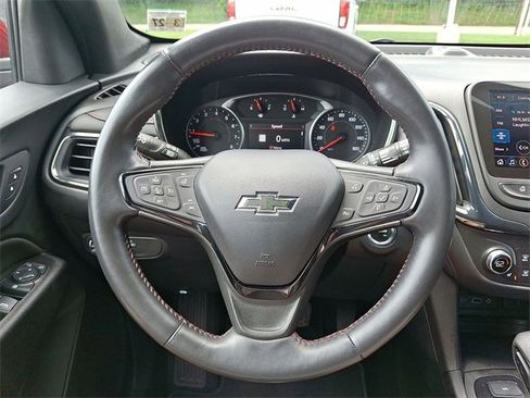 Certified 2022 Chevrolet Equinox RS w/ Infotainment Package image 11