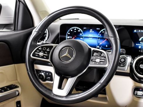 Used 2022 Mercedes-Benz GLB 250 image 22