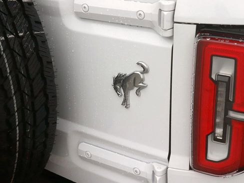 Used 2025 Ford Bronco Outer Banks AWD/4WD image 9
