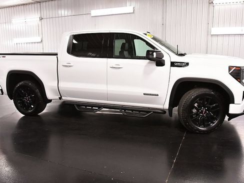 Used 2024 GMC Sierra 1500 Elevation w/ Elevation Premium Package AWD/4WD image 8