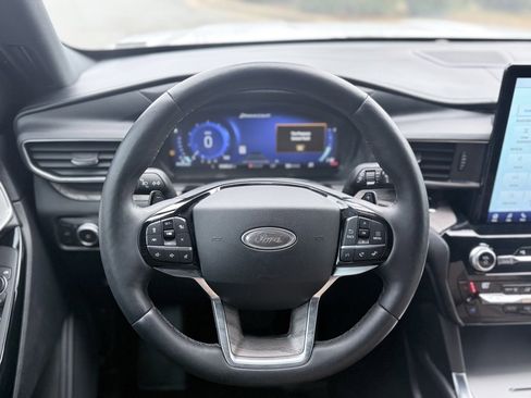 Used 2021 Ford Explorer Platinum w/ Equipment Group 601A image 12