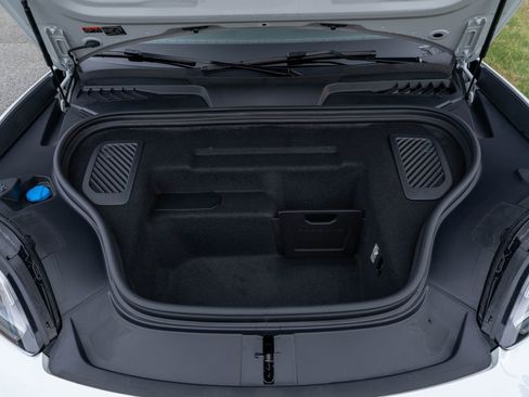 Certified 2025 Porsche Macan 4S Electric image 17