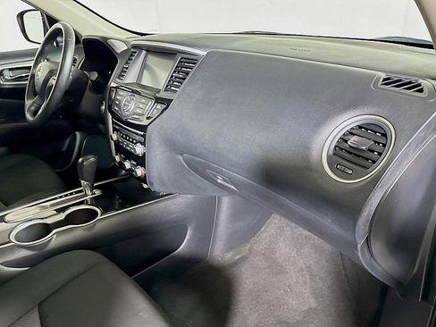 Used 2020 Nissan Pathfinder SV image 27