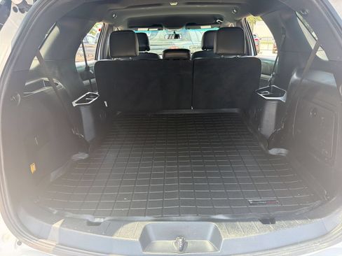 Used 2017 Ford Explorer XLT w/ Equipment Group 202A AWD/4WD image 35