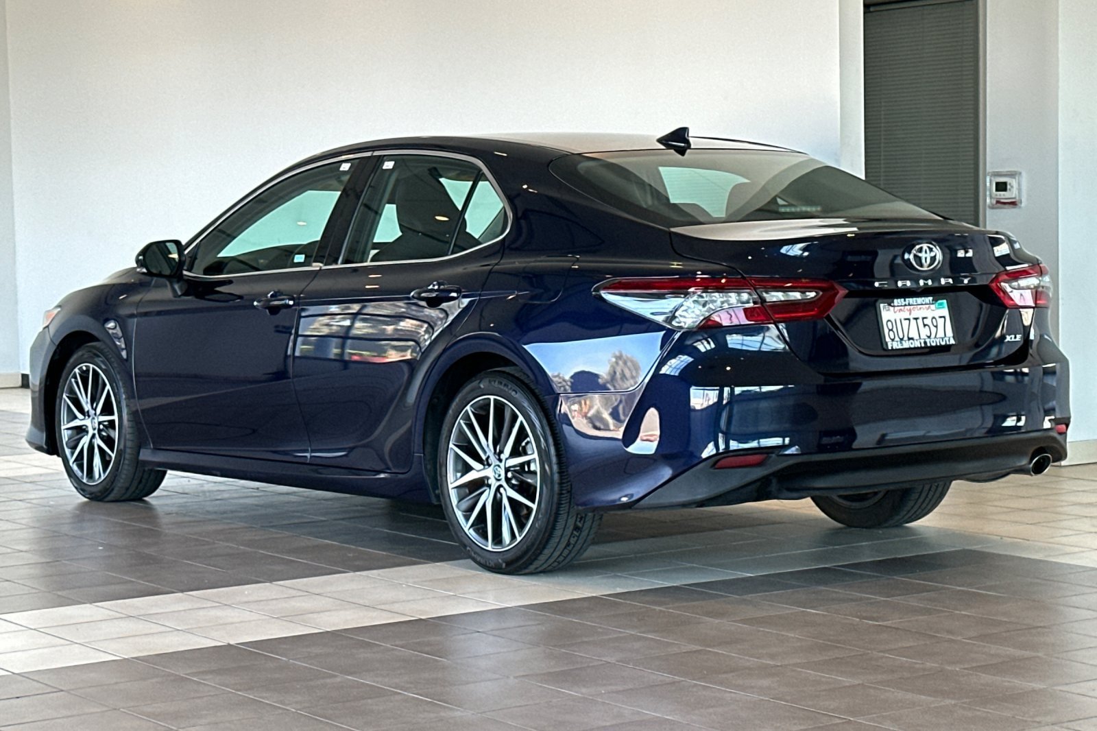Certified 2021 Toyota Camry XLE FWD image 6