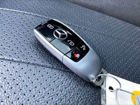 Used 2017 Mercedes-Benz E 300 image 15