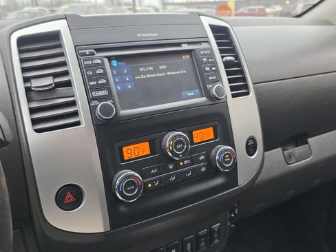 Used 2018 Nissan Frontier PRO-4X image 19