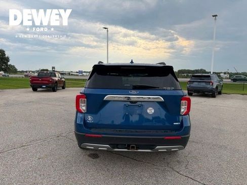 Used 2020 Ford Explorer XLT w/ Equipment Group 202A AWD/4WD image 12