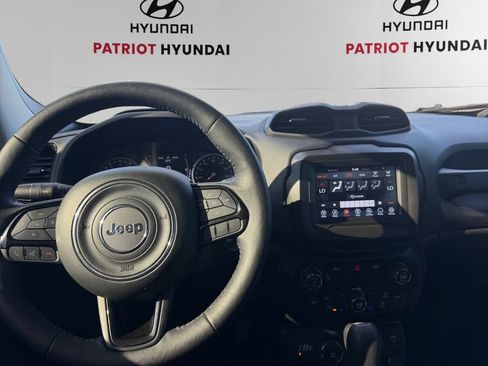 Used 2020 Jeep Renegade Altitude AWD/4WD image 10