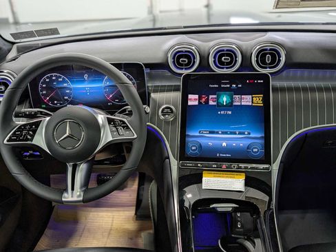 Certified 2025 Mercedes-Benz GLC 300 4MATIC image 5