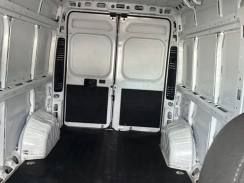 Used 2024 RAM ProMaster 2500 w/ Convenience Group image 28