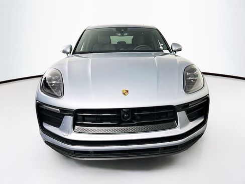 Certified 2026 Porsche Macan AWD/4WD image 6