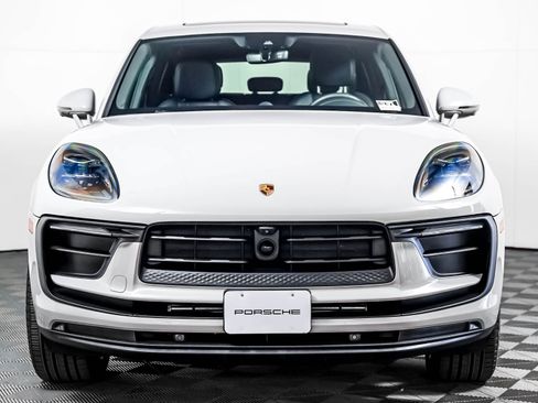 Certified 2026 Porsche Macan AWD/4WD image 7