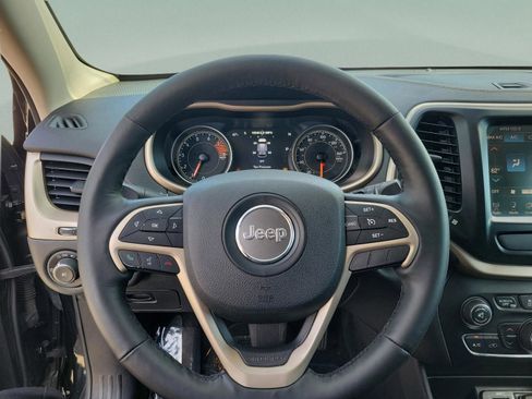 Used 2016 Jeep Cherokee Limited image 28