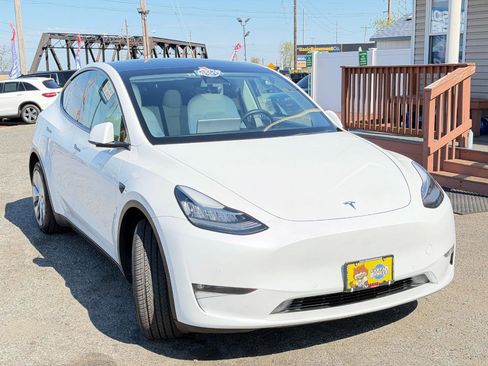Used 2021 Tesla Model Y Long Range image 78